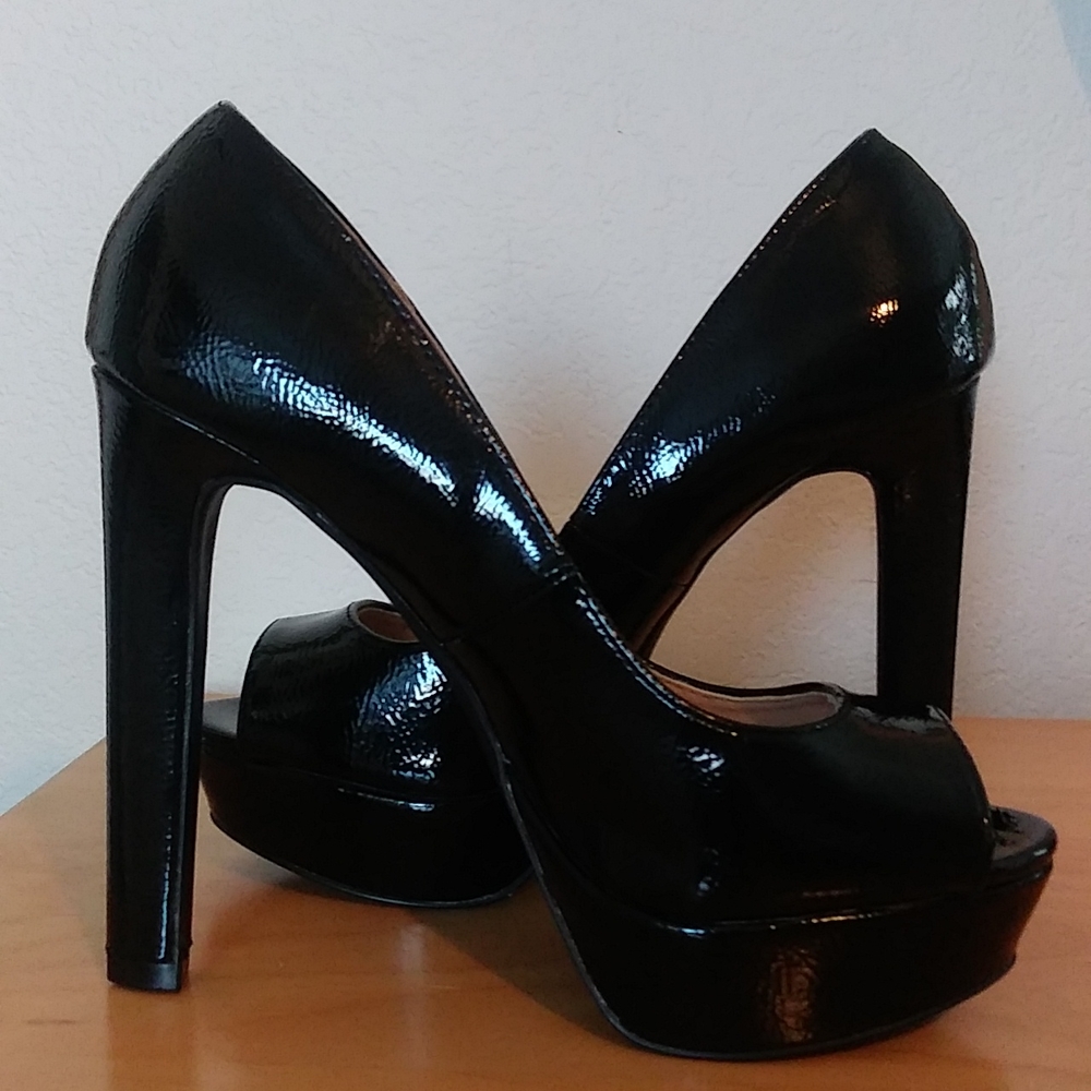 Qupid peep toe platform stiletto black size 6
